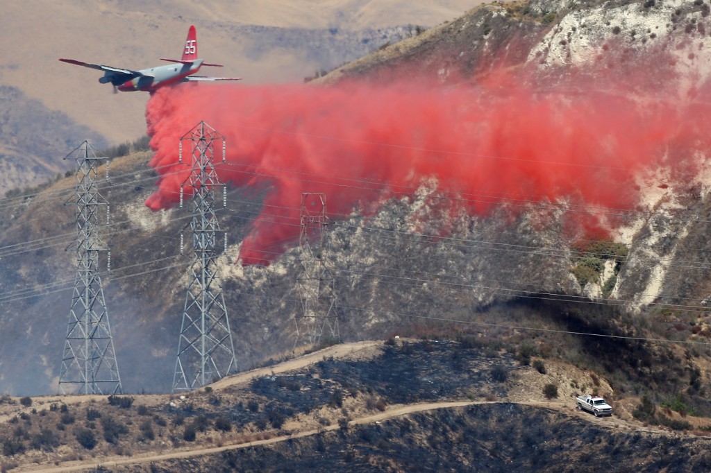 Santa Ana Winds And Hot Conditions Stoke Wildfire In Ventura County